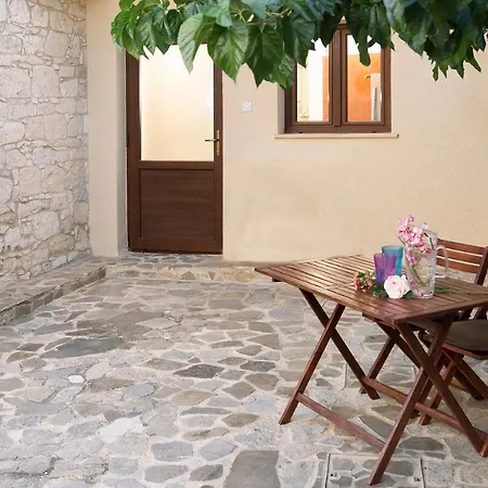 Holiday home Salamiou Stone House Paphos