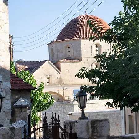 Dom wakacyjny Salamiou Stone House Pafos